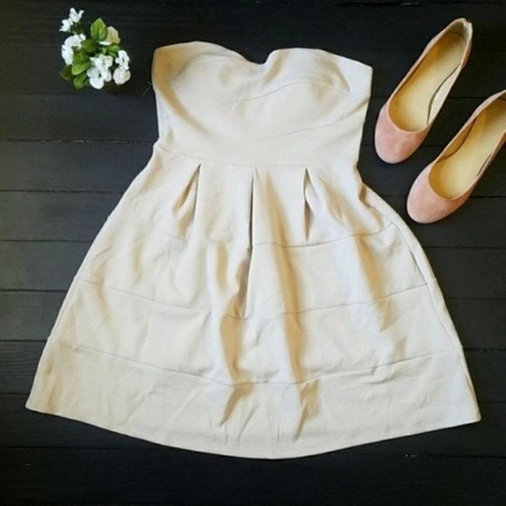 💍 NWOT Finn and Clover Strapless Dress
